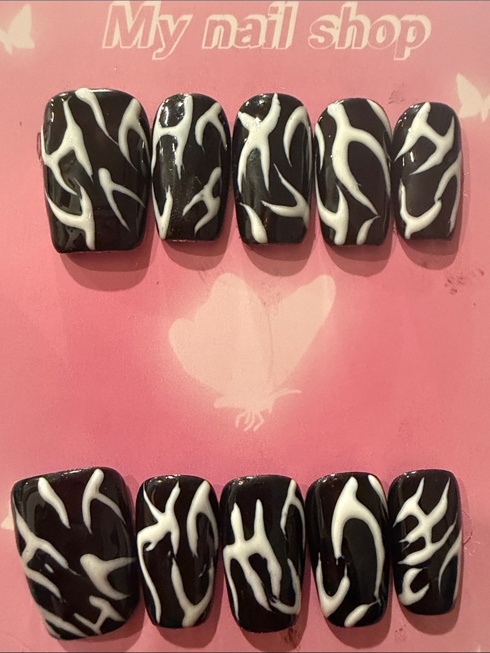 Black & White design handmade acrylic Press-On Nail Set